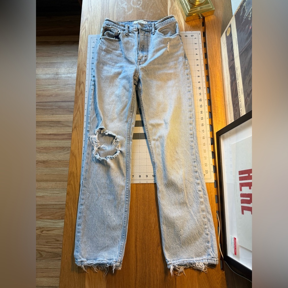 Abercrombie 90s Style Straight Leg Jeans